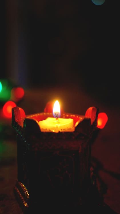 पहला दीपक शिव मंदिर में