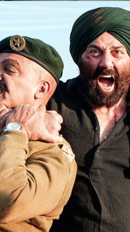स्वतंत्रता दिवस पर 11 साल में ये 14 बड़ी हिंदी फ़िल्में आईं, ऐसा रहा हाल