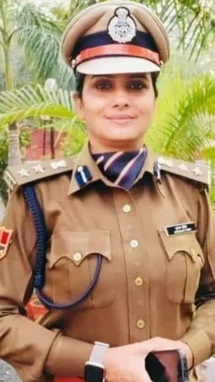गांव के सरकारी स्कूल से 10वीं तक की पढ़ाई