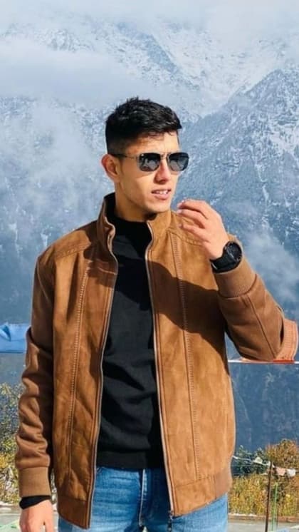 स्टार्टअप शुरू किये हुए डेढ़ महीना हुआ है और 5000 पैकेट बिक चुके हैं