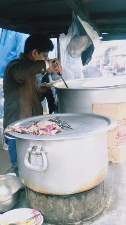 Setting up food stall