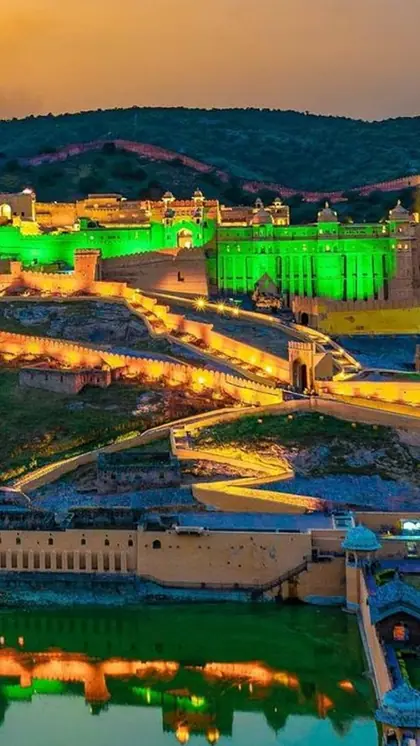 आमेर किले को बनने में लगभग 150 साल लग गए थे