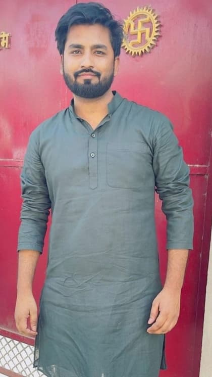 Son of a bullock cart puller earns Rs 10 lakh in a month