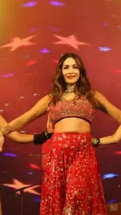 मलाइका अरोड़ा ने अपने कई बॉलीवुड हिट्स पर परफॉर्म किया