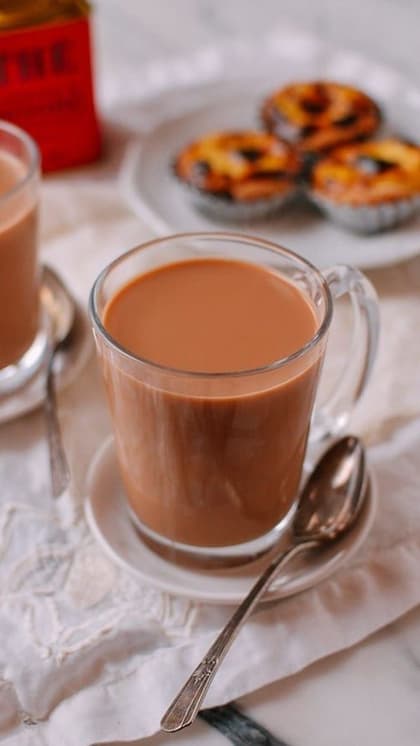 दिन की शुरुआत चाय से होती है लोग चाय पीने का कोई मौका नहीं छोड़ते है।