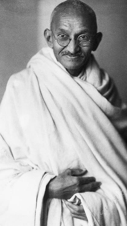 जरूर देखें महात्मा गांधी पर बनी यें 8 फिल्में