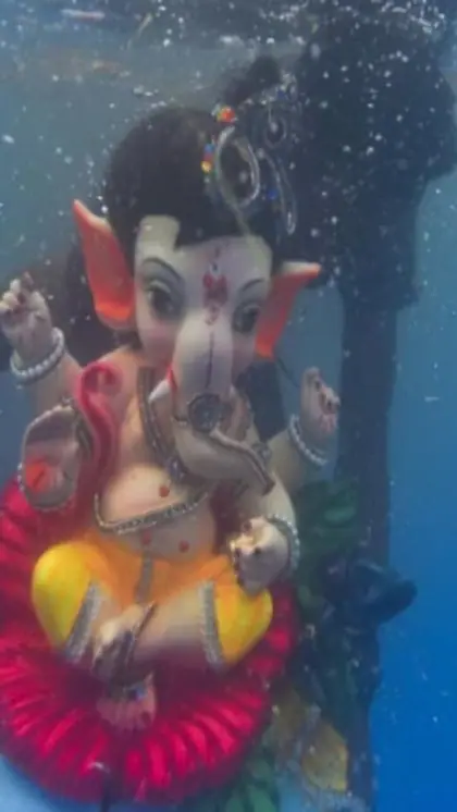 गहरे समंदर में बप्पा ने बचाई बच्चे के जान