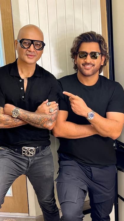 কেরিয়ারের শুরুতে লম্বা চুল ছিল, সেই লুক ফিরিয়ে আনলেন মহেন্দ্র সিং ধোনি