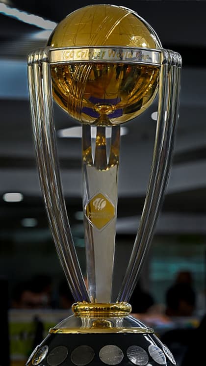 ওডিআই বিশ্বকাপের এই সুন্দর ট্রফি তৈরি করতে ব্যবহার হয়েছে সোনা ও রুপো