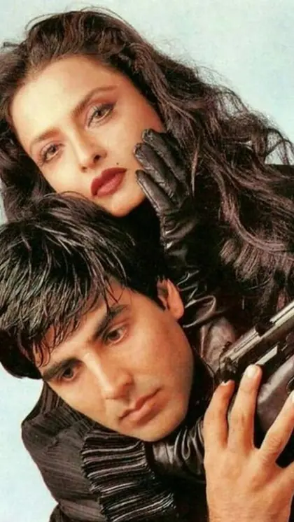 1996 मे अक्षय रेखा और रवीना ने खिलाड़ियो का खिलाडी में साथ काम किया था