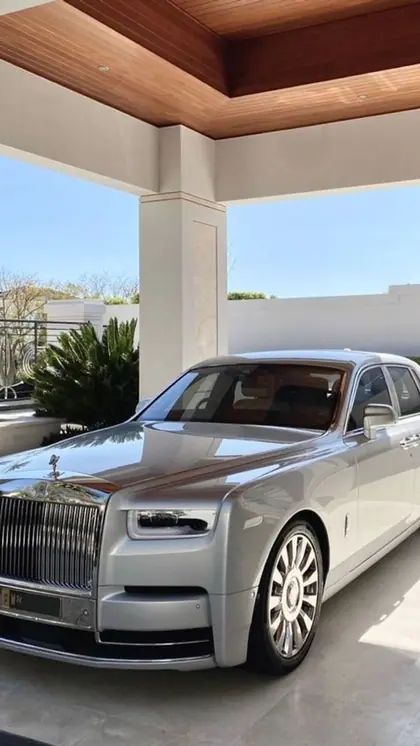 Rolls Royce Phantom Series VIII EWB