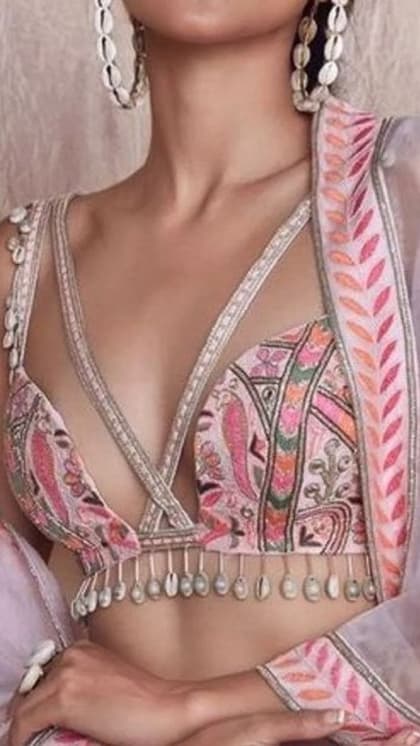 दिवाली में पहने Unique design के ब्लाउज, लोग कहेंगे उफ़ तौबा