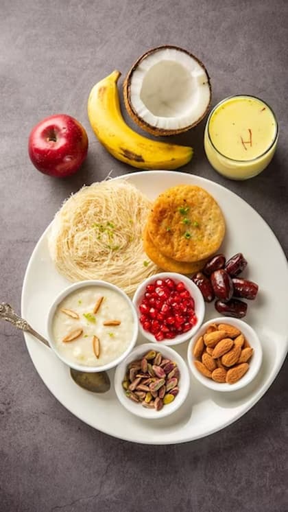 सरगी थाली में क्या-क्या?