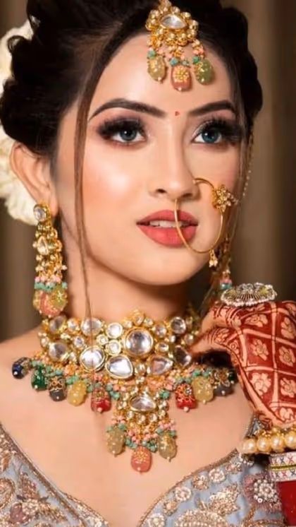 बिना सोलह श्रंगार अधूरा है Karva Chauth व्रत, यहां देखें लिस्ट