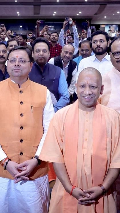 दो राज्यों के सीएम ने एक साथ देखी तेजस मूवी