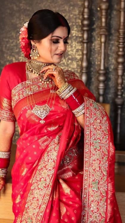 धर्म की दीवार तोड़ पति के लिए Karwa Chauth व्रत रखती हैं ये 6 एक्ट्रेस