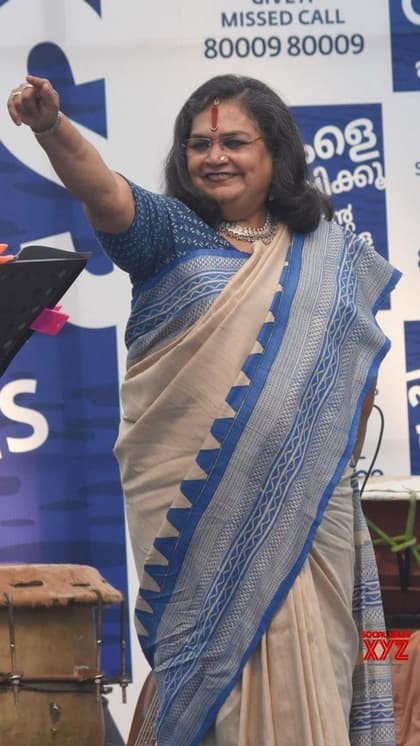 नाइटक्लब से सिंगिंग की शुरुआत
