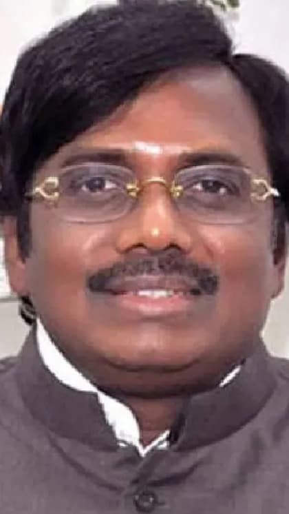 घोषित की है 600 करोड़ रुपये की संपत्ति