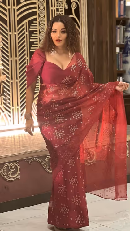 मरून साड़ी