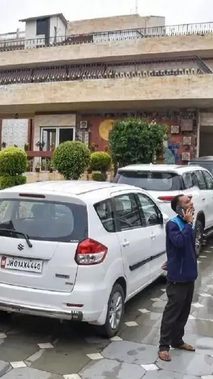 3 प्रदेशों के 10 ठिकानों पर छापे