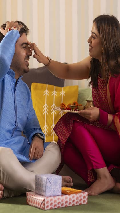 रात में मिटा देना चाहिए तिलक