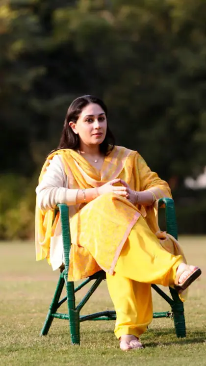 लंदन में की डेकोरेटिव आर्ट कोर्स की पढ़ाई