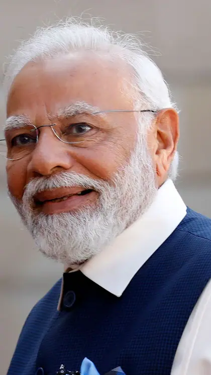 IMF hails India in yearend review
