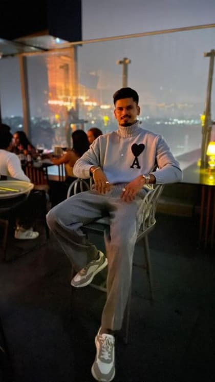 मुंबई के श्रेयस लग्जरी लाइफ जीने के शौकीन