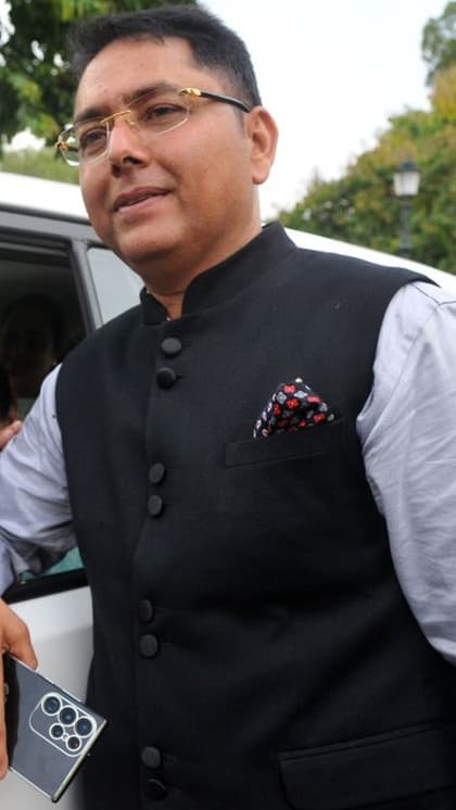15 साल पुराने मामले में  मंत्री को दो साल सजा