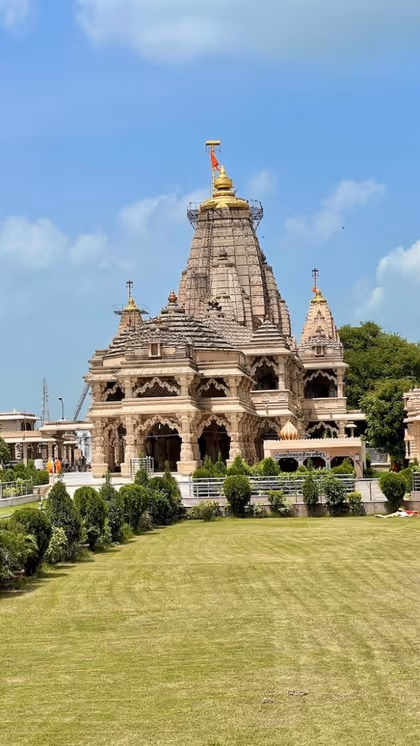 इस मंदिर में भक्तों के बिजनेस पार्टनर हैं भगवान,आता करोड़ों का चढ़ावा
