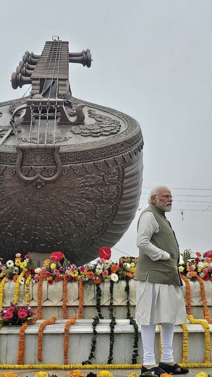लता मंगेशकर चौक पर रूके पीएम मोदी