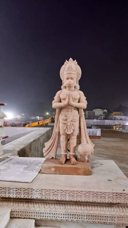 राम मंदिर के एंट्री गेट पर हनुमान, गरुड़, शेर की भव्‍य मूर्तियां-Pic