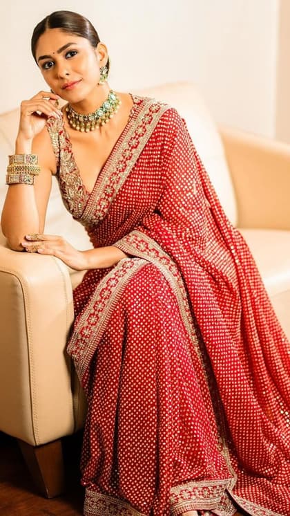 बुआ सास भी हो जाएंगी दिवानी,जब कैरी करेंगी Mrunal Thakur के 10 आउटफिट