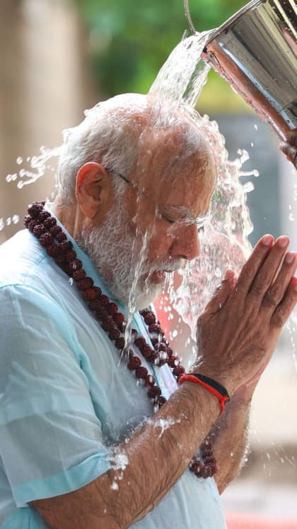 प्राण प्रतिष्ठा से पहले PM मोदी का तप! समुद्र में लगाई डुबकी