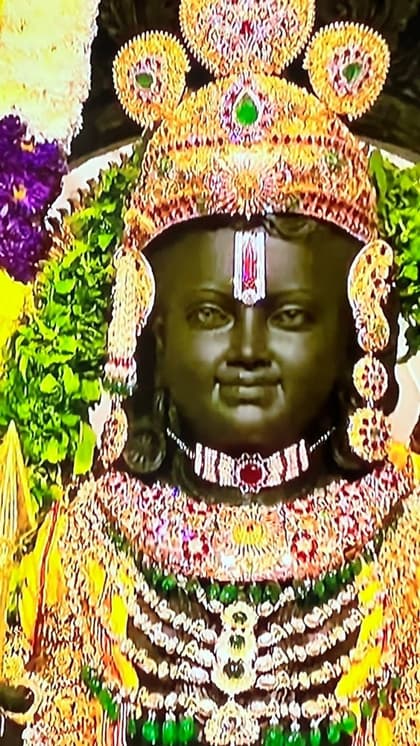 गृभ-गृह में पीएम मोदी ने की पूजा