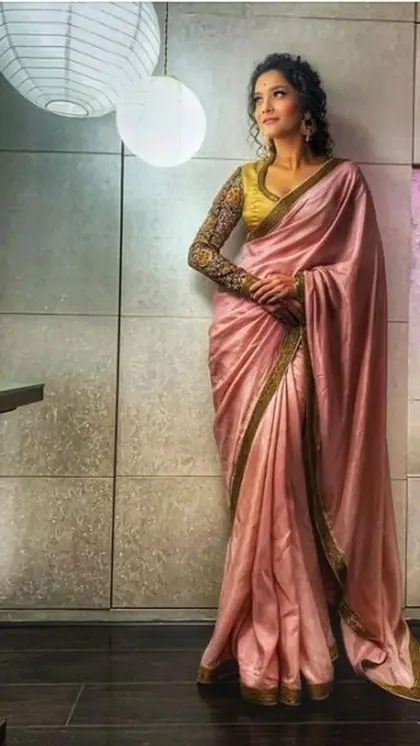 पिंक साड़ी