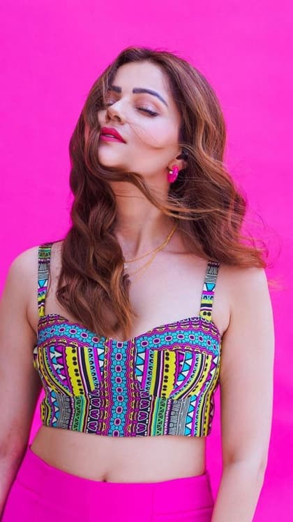 मां बनने के बाद भी लगेंगी स्टाइलिश,पहनें Rubina Dilaik के ब्लाउज