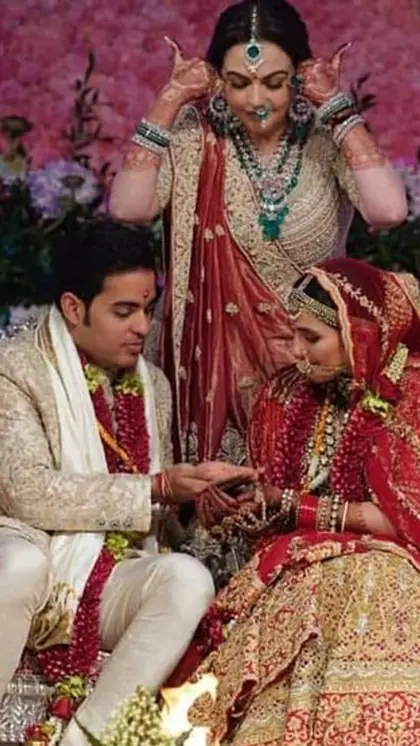 भव्य थी Akash Ambani की शादी,श्लोका मेहता को मिला 460 करोड़ का हार