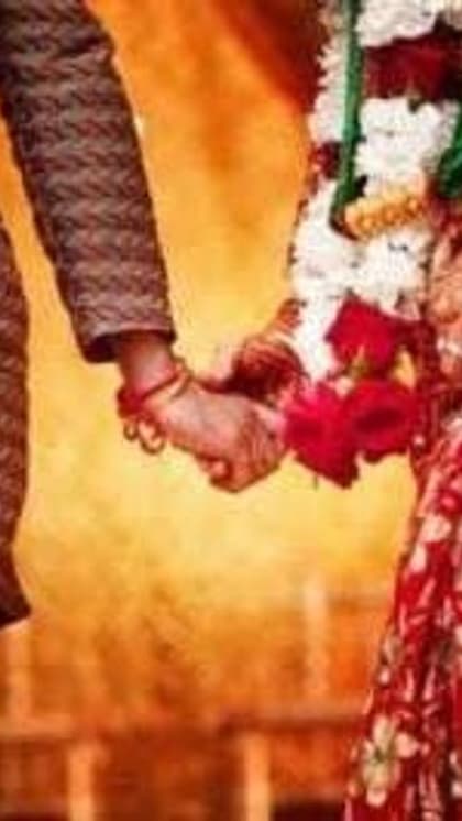 नशे में लड़खड़ाया दूल्हा