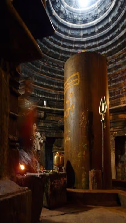 चंदेल राजाओं ने कराया मंदिर का निर्माण