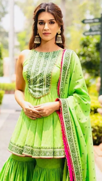 बीटेक किया है कृति ने