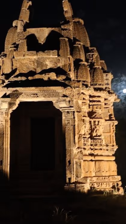 एक शापित मंदिर जहां रात तो छोड़ो, दिन में भी नहीं जाता कोई