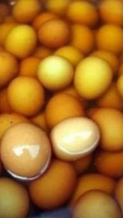 वर्जिन बॉय एग्स