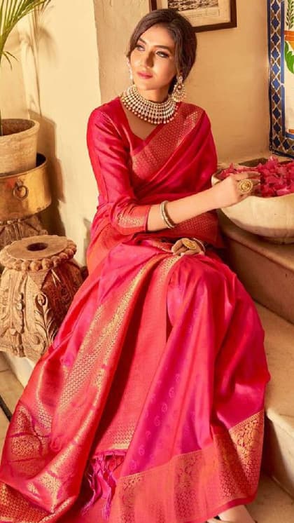 पूजा के खास दिन में पहनें  Kanjivaram Silk Saree