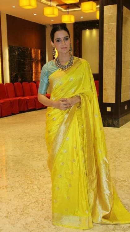 कंगना की तरह वियर करें Chiffon Silk Saree