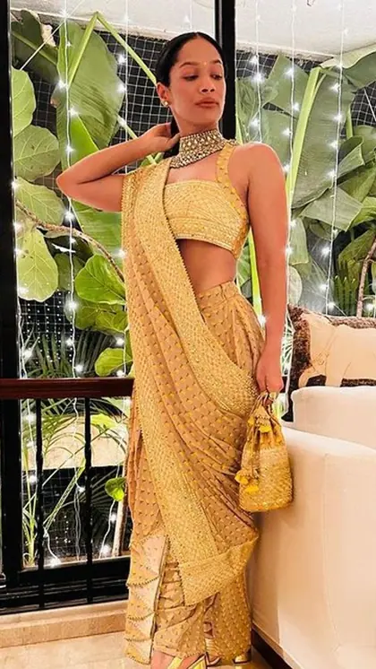 गर्मियों में लगेगी सुपर कूल, कॉपी करें Masaba Gupta के साड़ी कलेक्शन