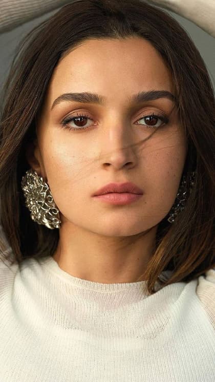 लाखों डॉलर हॉलीवुड फिल्म से,  Alia Bhatt की Net Worth कर देगी हैरान