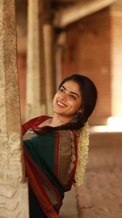 लड़कों को  पंसद आती है शादीशुदा औरतें