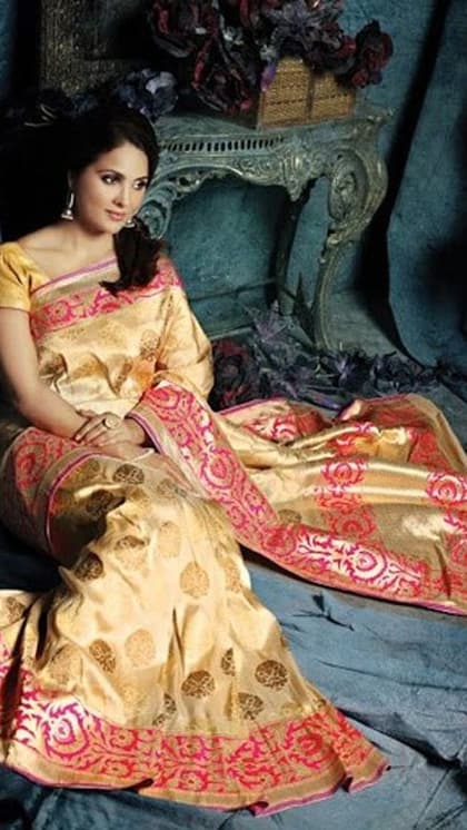 येलो सिल्क साड़ी (Yellow Saree)