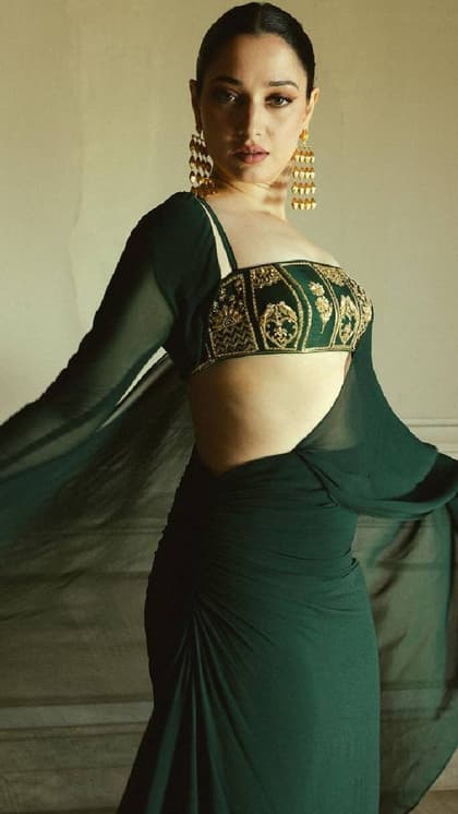 तारीफ किए बिन नहीं रह पाएंगे लोग, Try करें Tamannaah Bhatia के ब्लाउज